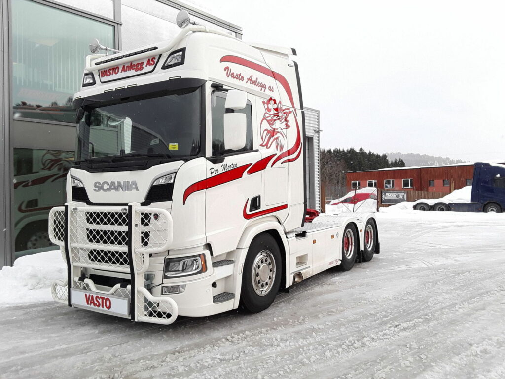 Foliert lastebilhus for Vasto Anlegg AS
